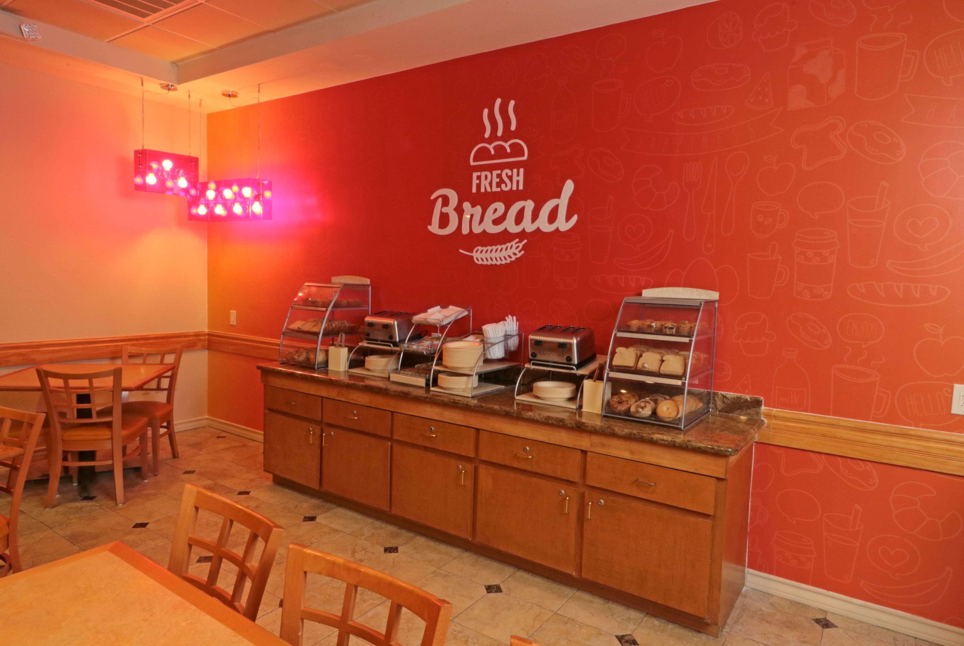 Wyndham Garden Mcallen At La Plaza Mall Екстер'єр фото